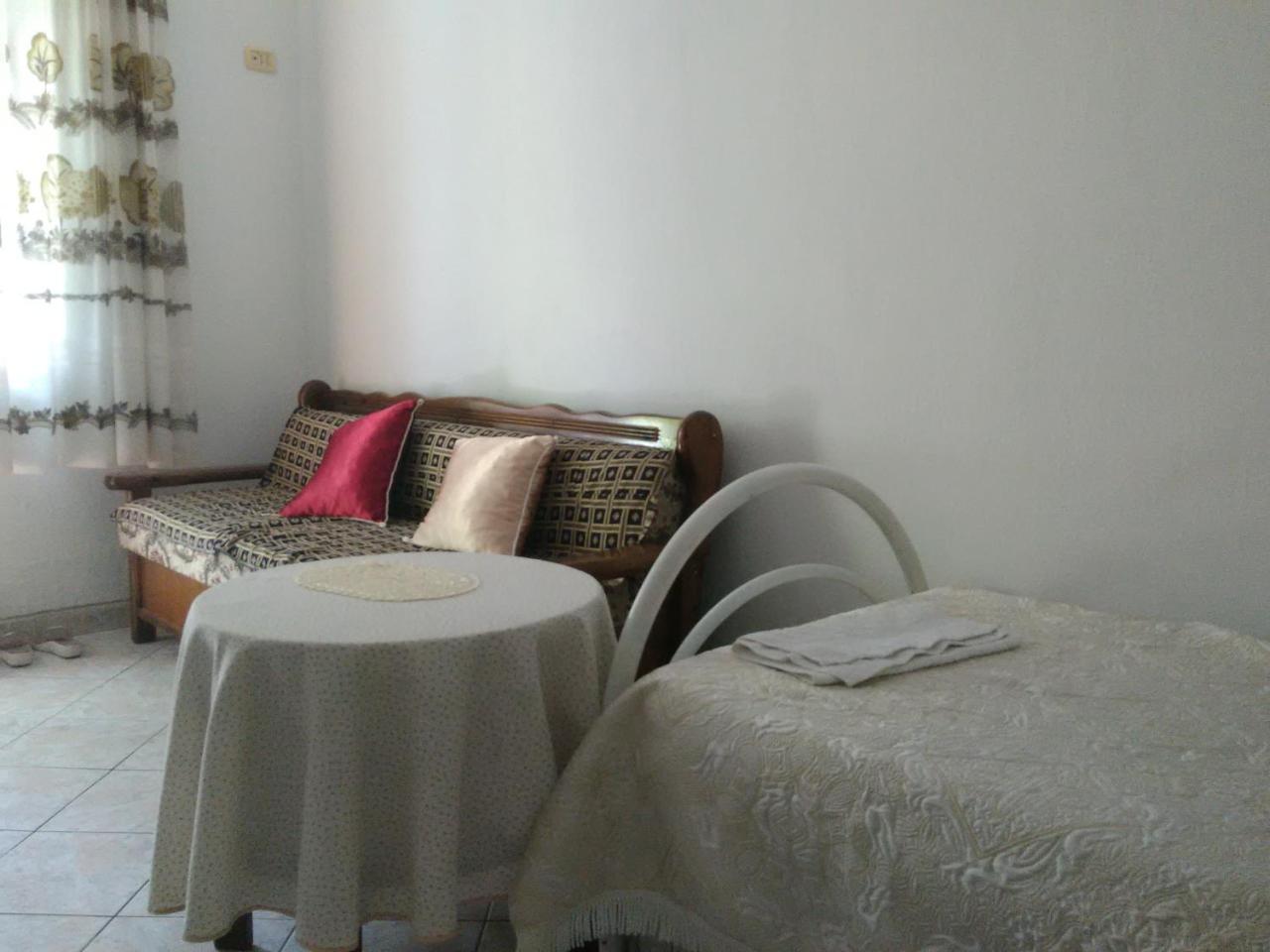 Camping Late Gjirokastër Esterno foto