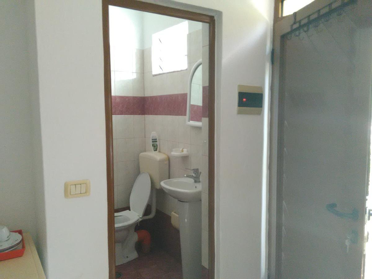 Camping Late Gjirokastër Esterno foto